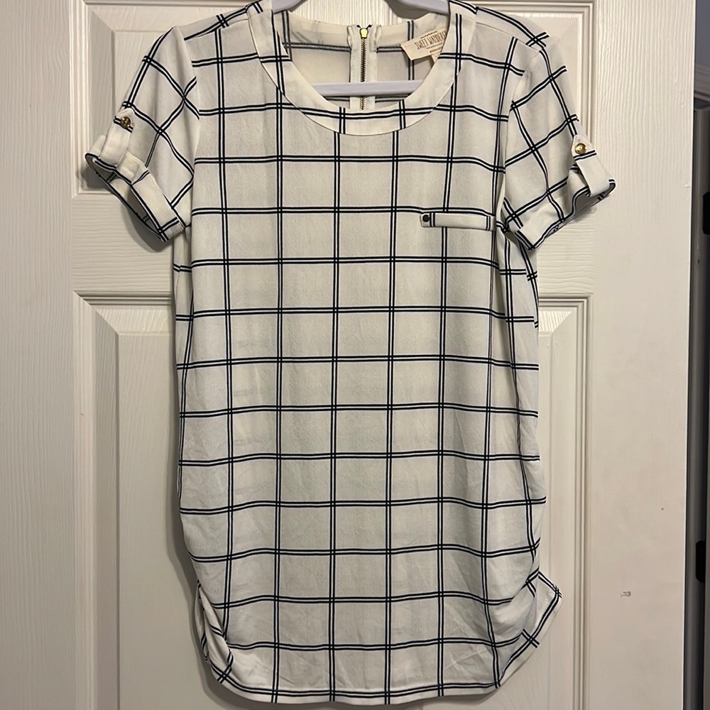 Sophisticated maternity top